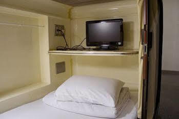 Capsule Hotel Shonan 藤泽市 外观 照片